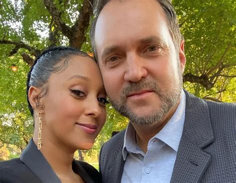 Jason Lee Talks about Tamera Mowry Husband Treats Her.